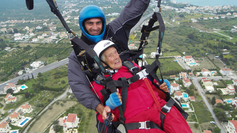 Paragliding Peggy